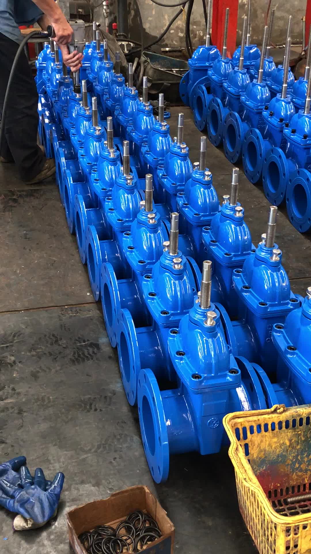 High Quality Lock Closed Gate Valve Nonrising Stem Resilient Seated