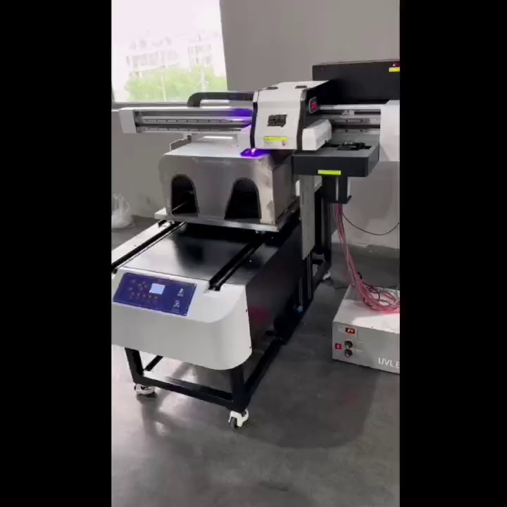 15000块买台“打印鬼才”？此硬件居然能够直接正酒瓶上印出LV纹路。