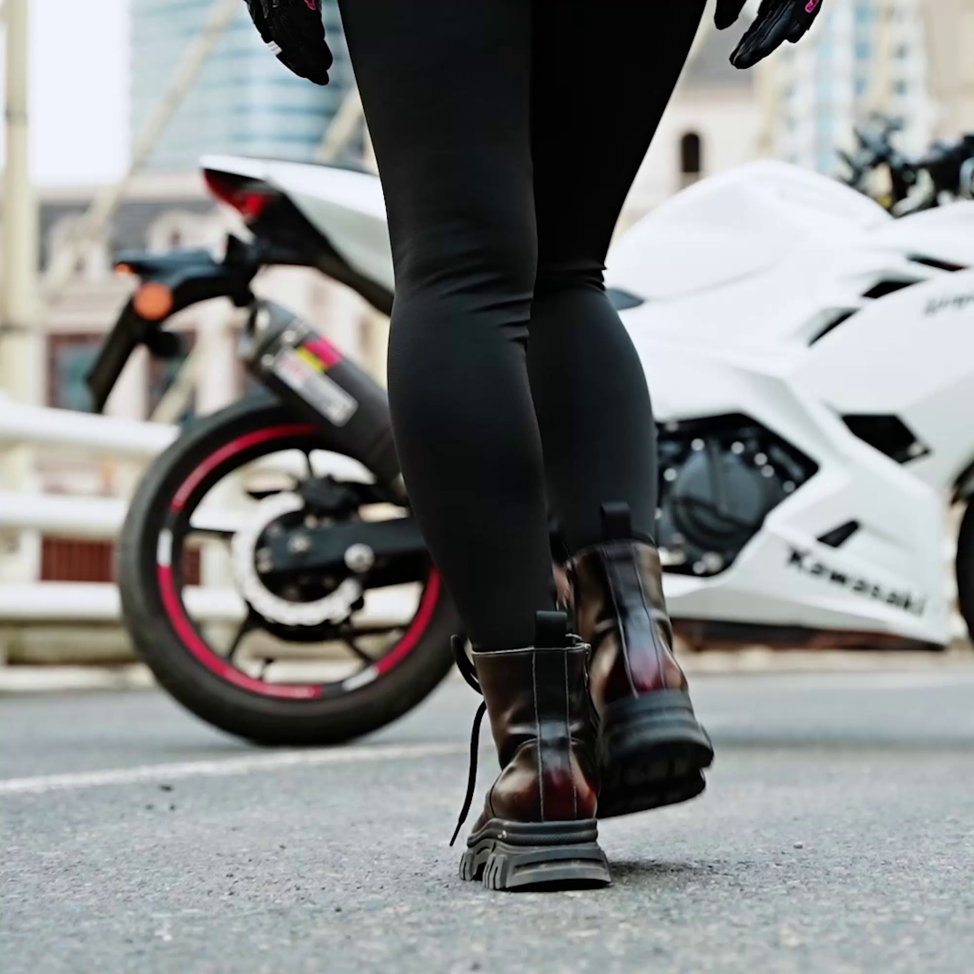 áo phao đi phượt Modo Wolf Xe Máy Nữ Đi Xe Đạp Phù Hợp Với Mùa Hè Thoáng Khí Quần Chống Nắng Cổ Tròn Gợi Cảm Rốn-Baring Xe Máy Phù Hợp Với áo quần dã ngoại dây phản quang đi phượt 