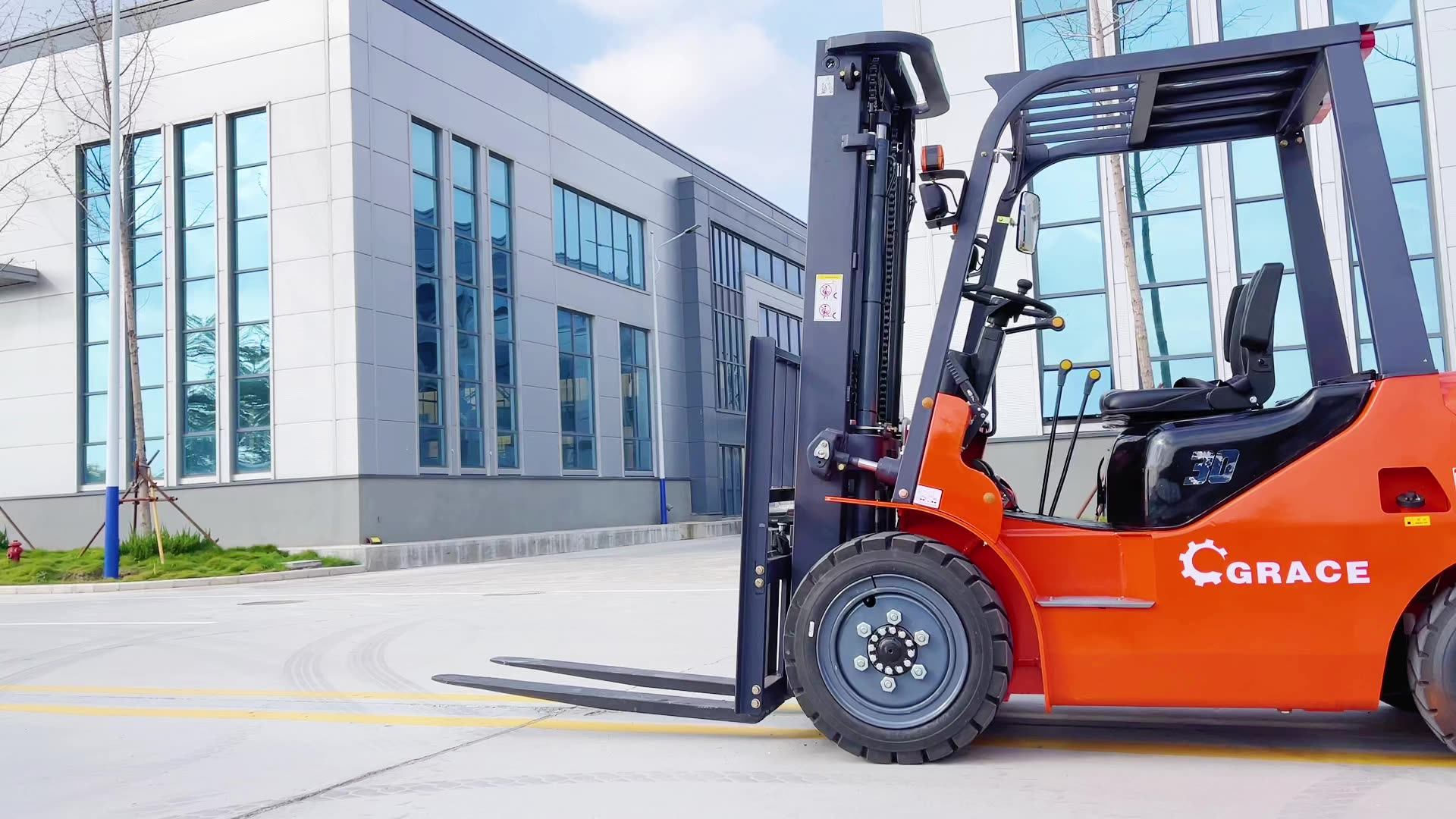 2.5ton 3 Ton 4ton 5 Tons Diesel Forklifts With 3 Stage Mast Hydraulic