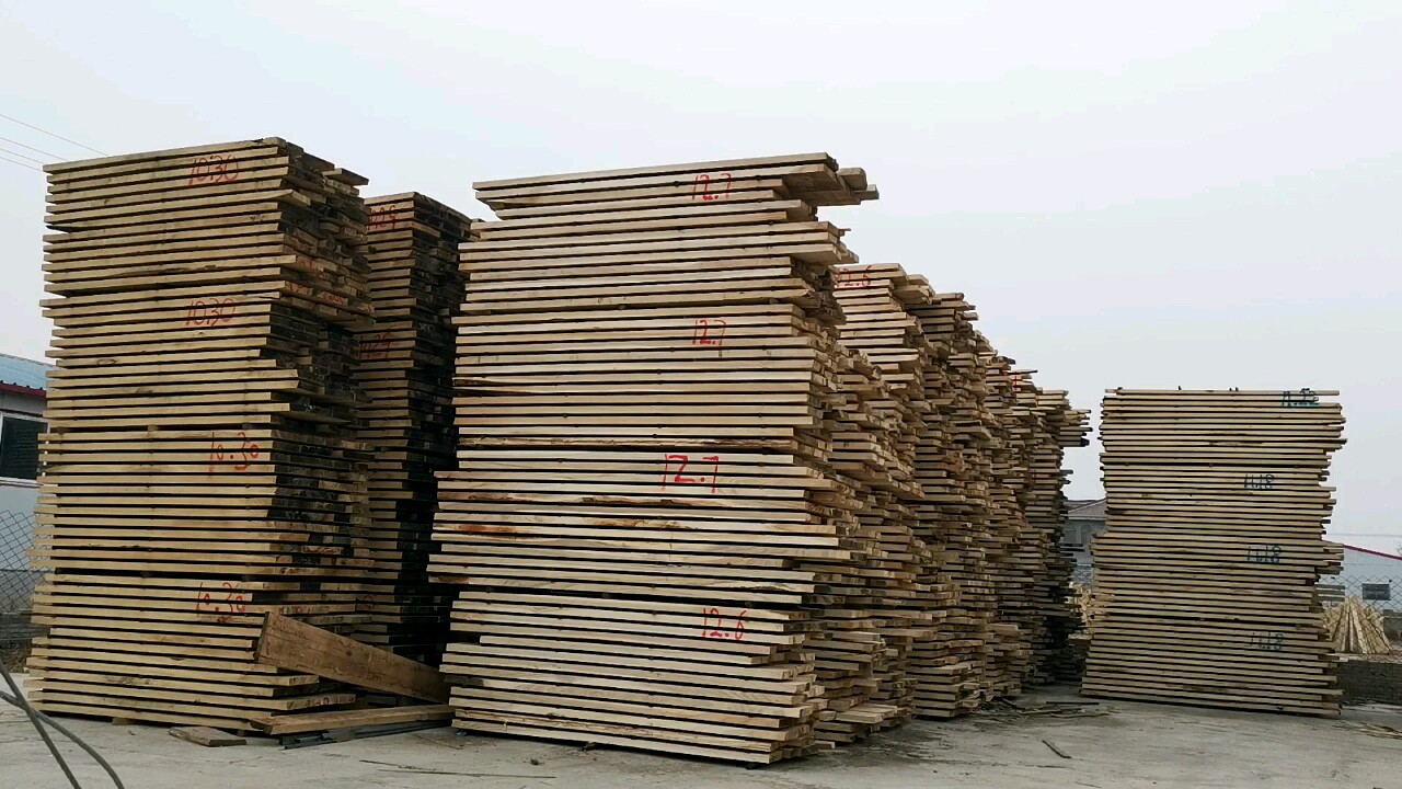 Полубрус профилированный. Деловая древесина и дрова это ликвидная. Павловния срез дерева. Лес пиломатериалы. Брус (пиломатериал).