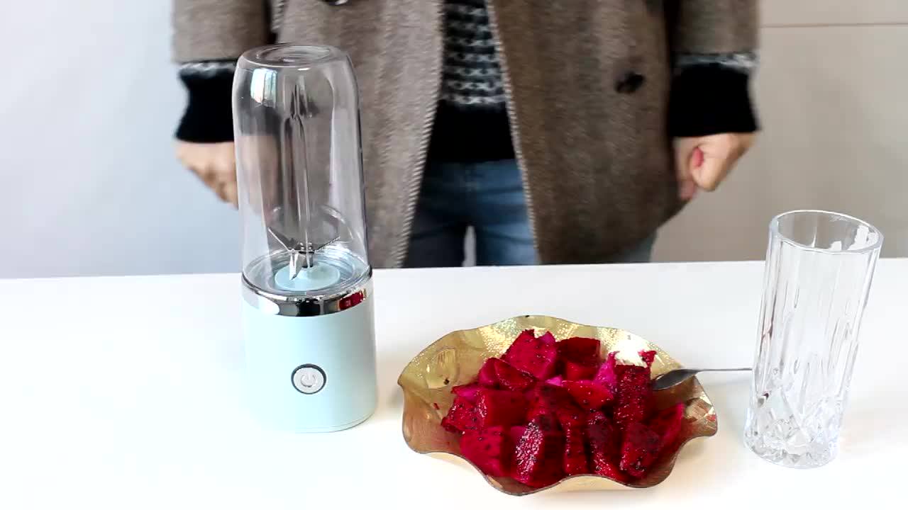 Молоко в блендере. Блендер электролюкс 6400. Погружной блендер для мяса. Блендер смешать. Молочный коктейль с бананом в блендере с молоком.