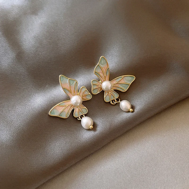 Серебряная игла, эмаль, корейские универсальные ретро-серьги с бабочкой из жемчуга, серебро 925 пробы, простой и элегантный дизайн