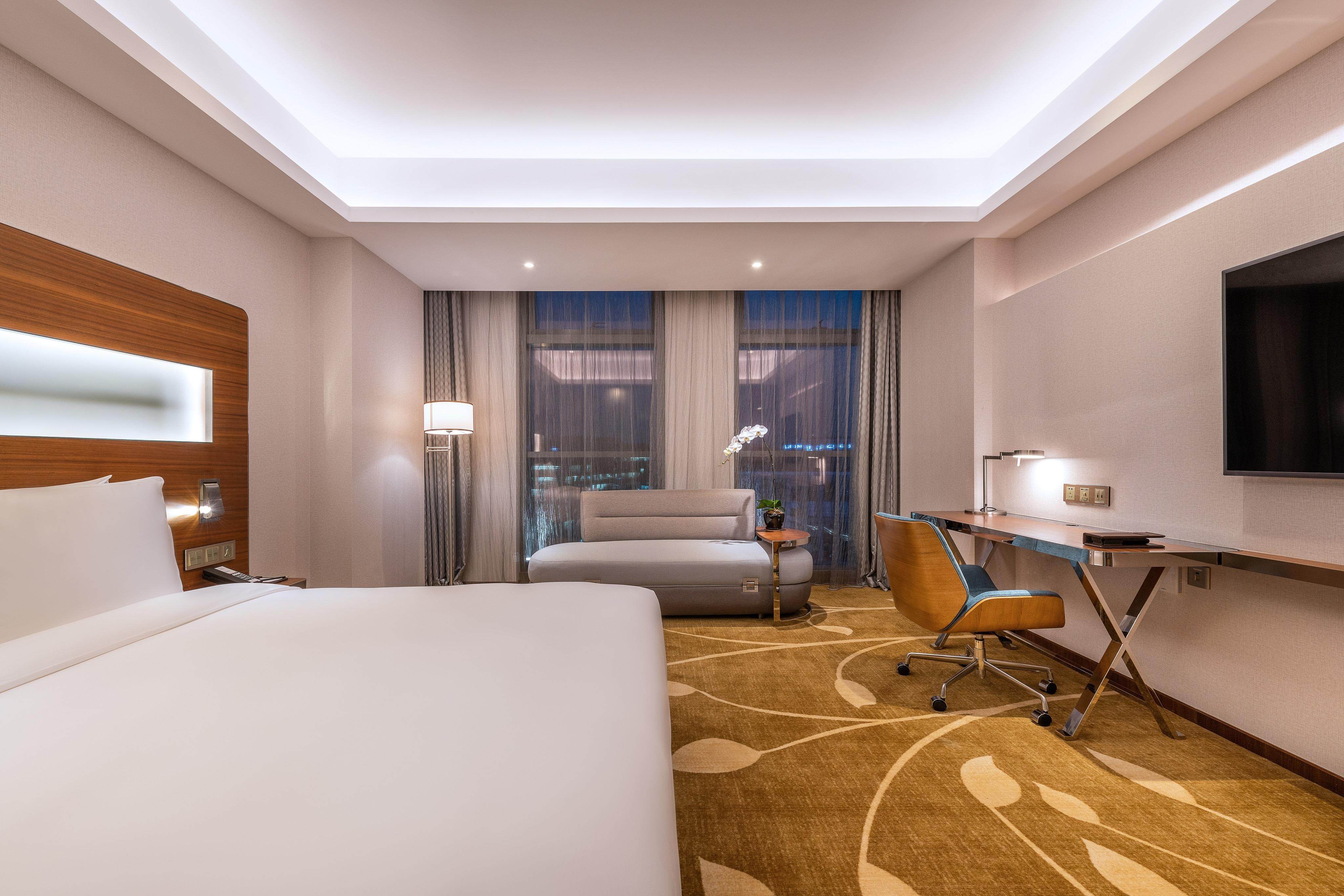 Superior King Room at Novotel Shanghai Kingboard