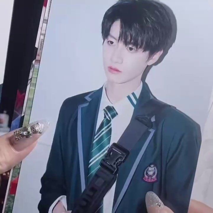 TF家族三代小卡蝴蝶效应演唱会周边个人款张极朱志鑫全套已绑卡_动漫3C