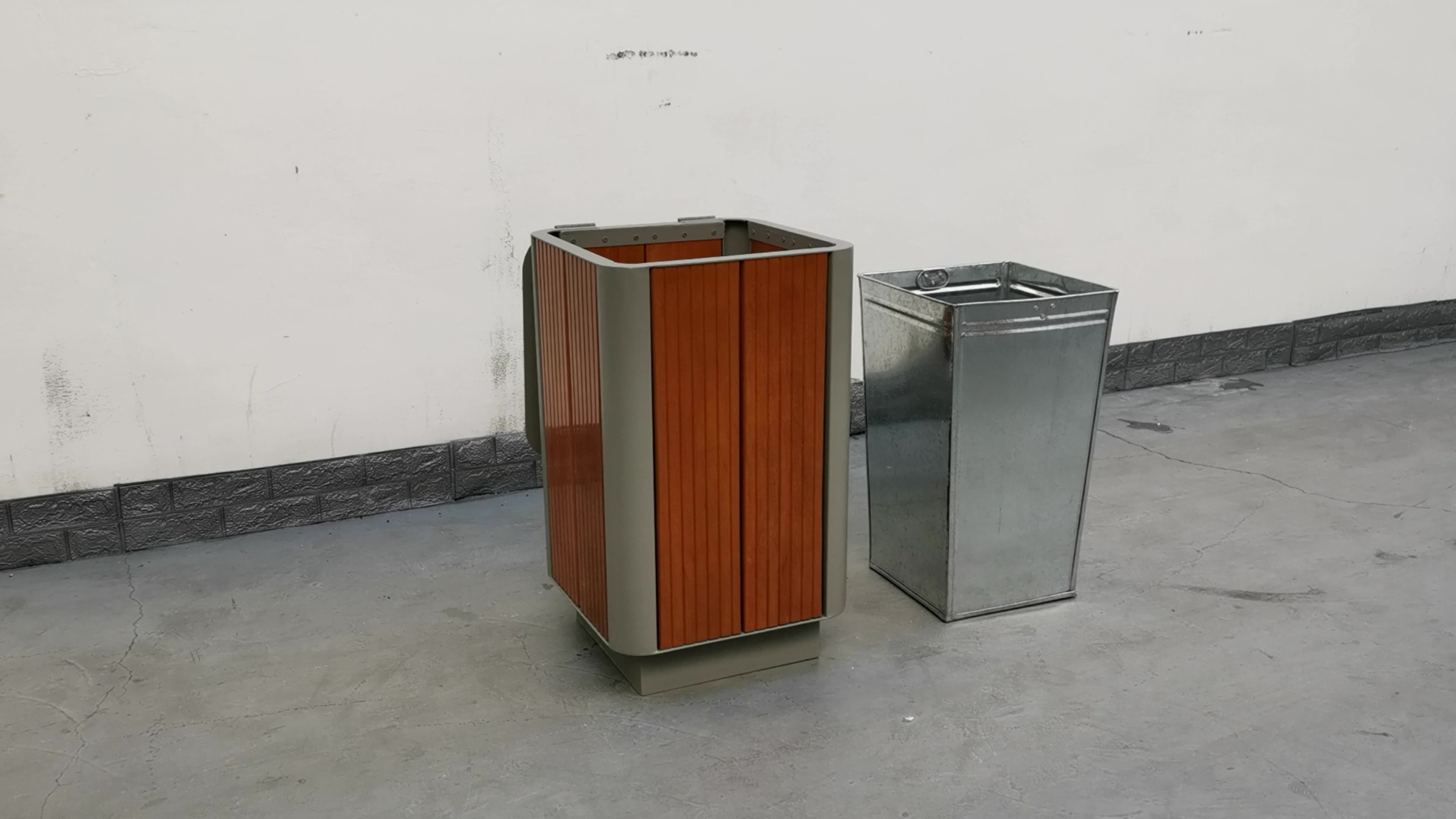 Low Maintenance Steel And Recycle Plastic Wood Outdoor Garbage