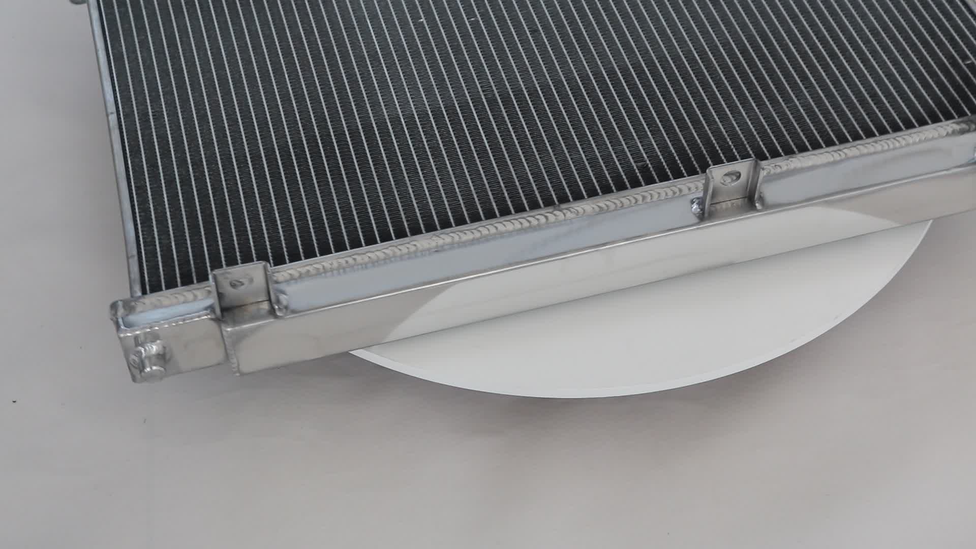 Гоночный радиатор. Гоночный радиатор. Радиатор охлаждения ниссан сентра. Радиатор golf 6. Гоночный радиатор.