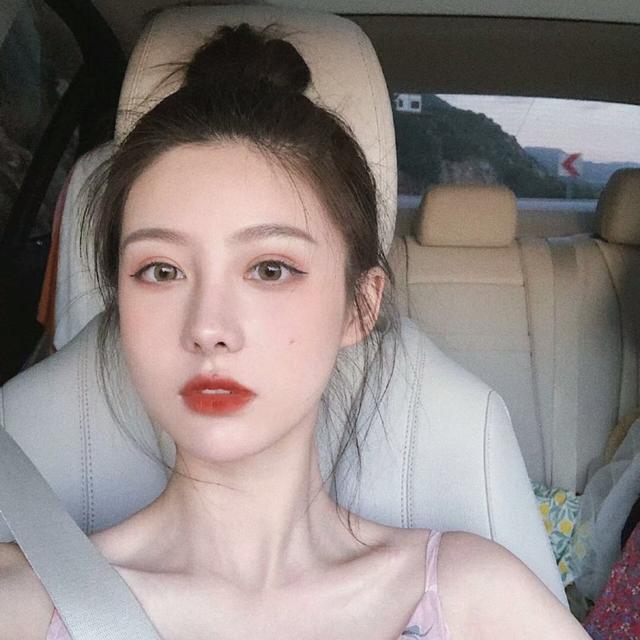 霞曦百货的小店