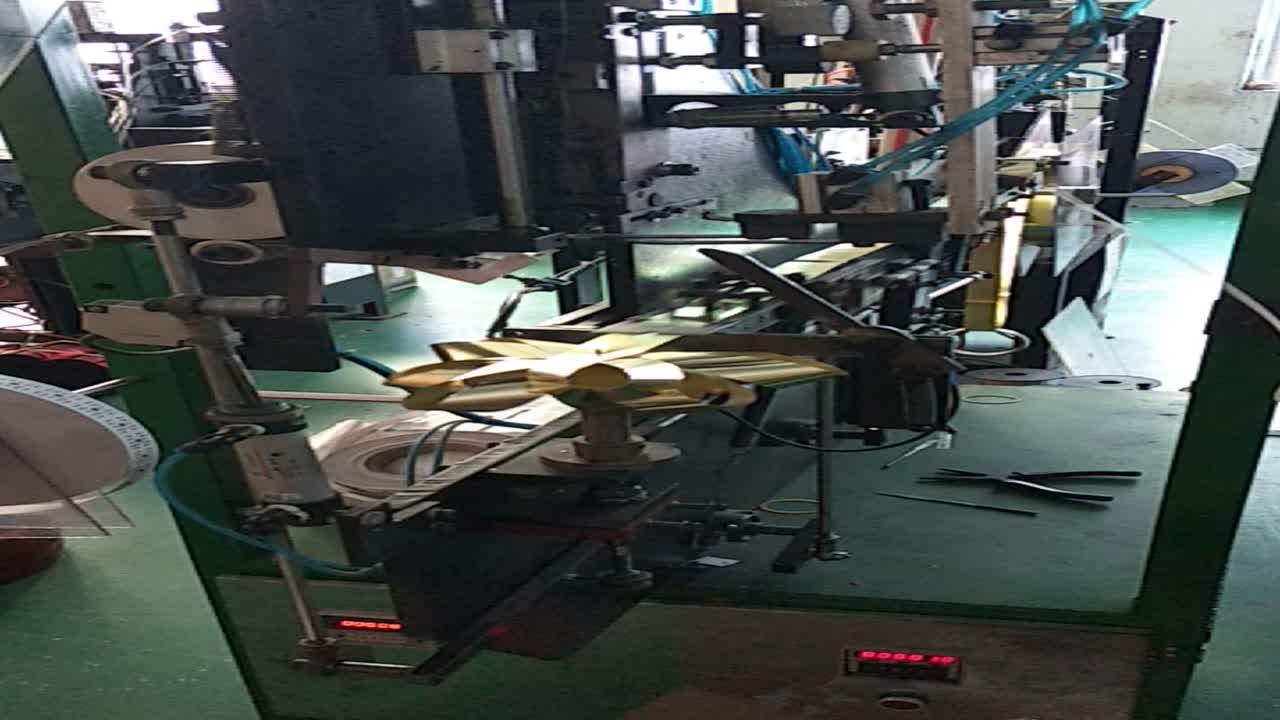 China Metallic Ribbon Machine 8 Inch Giant Gift Bow Making Machine