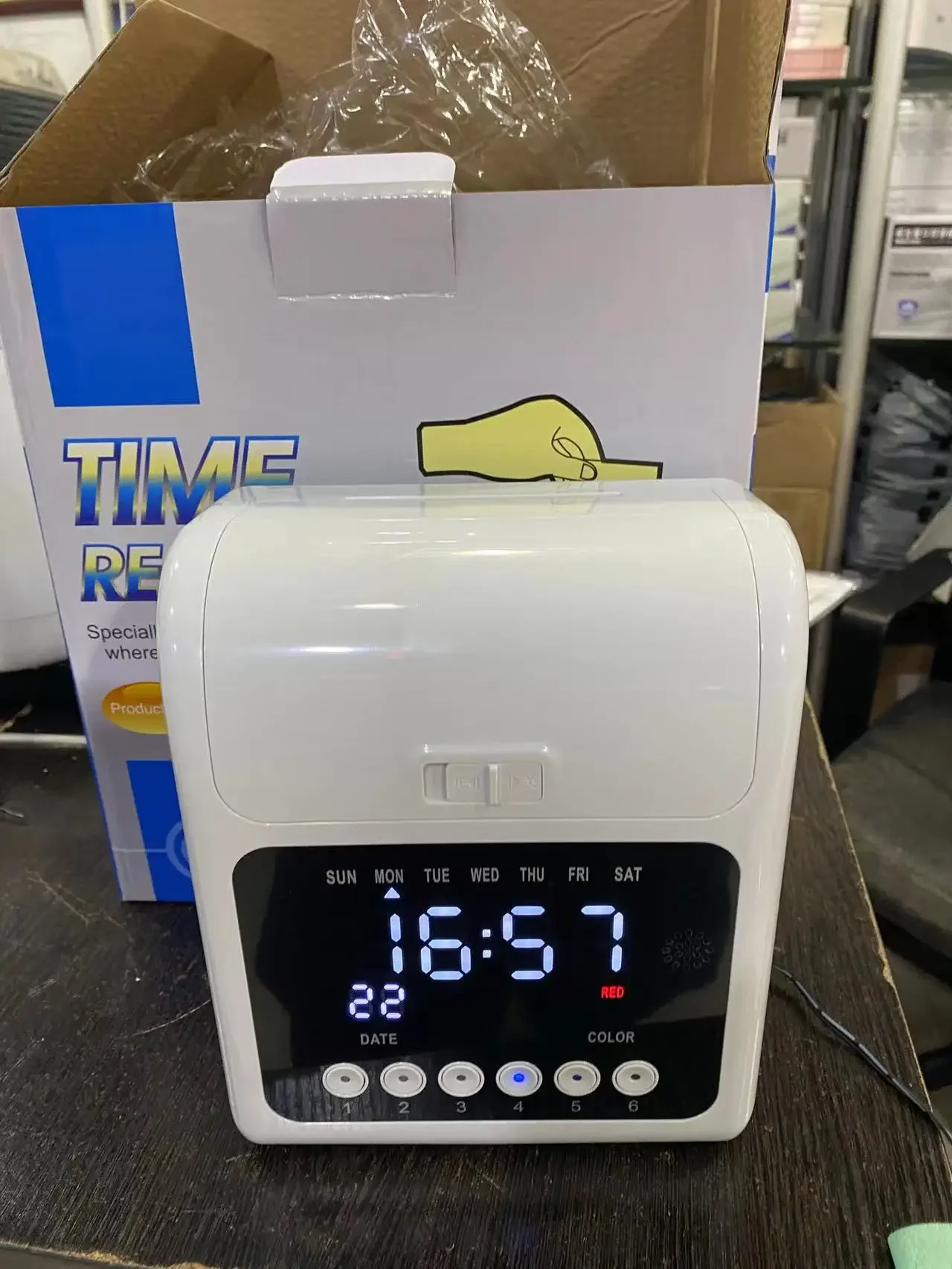 П punch‑card time clock, power‑failure backup, multi‑country, keyless, Aibao card support