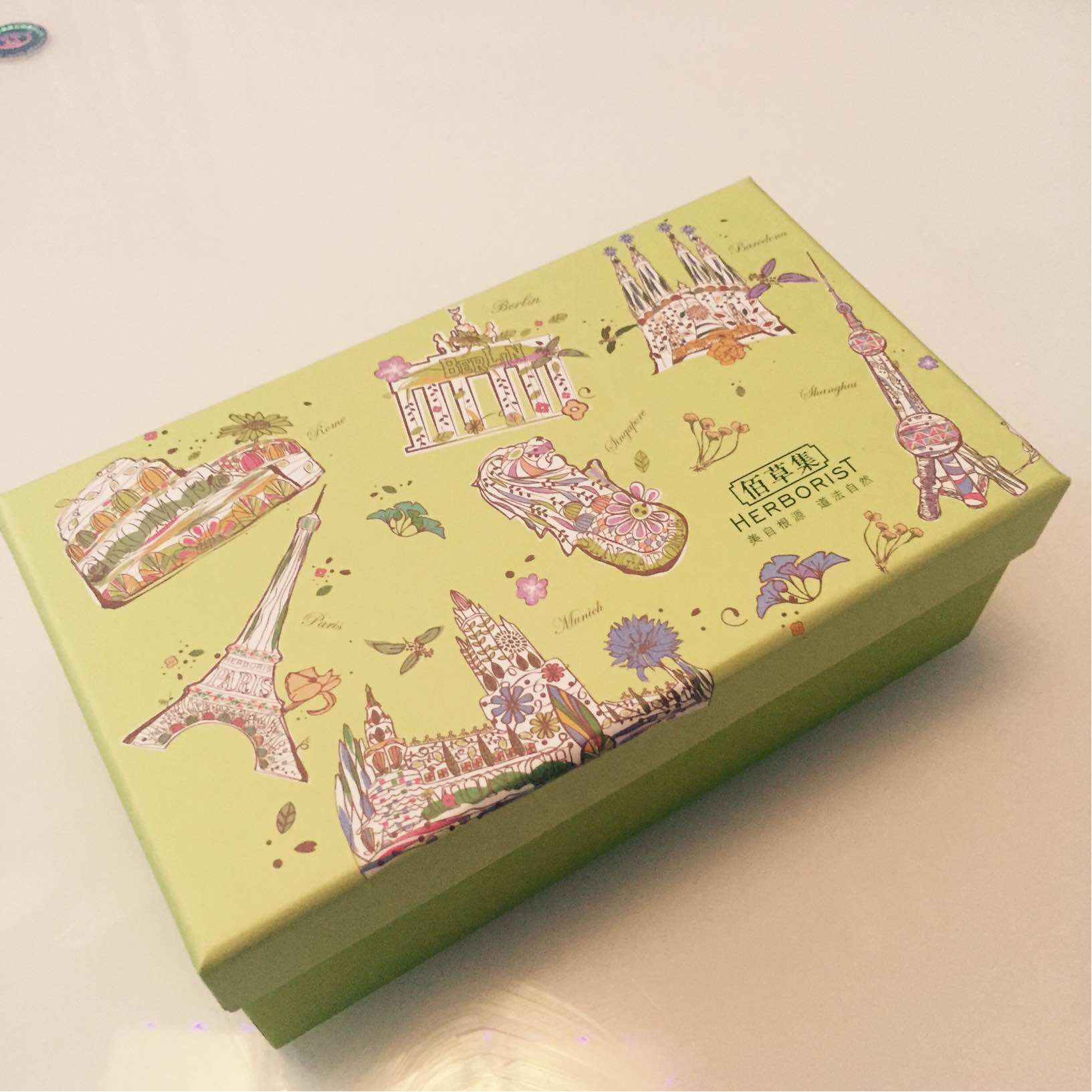 佰草集新玉润保湿菁华水保湿不粘腻！