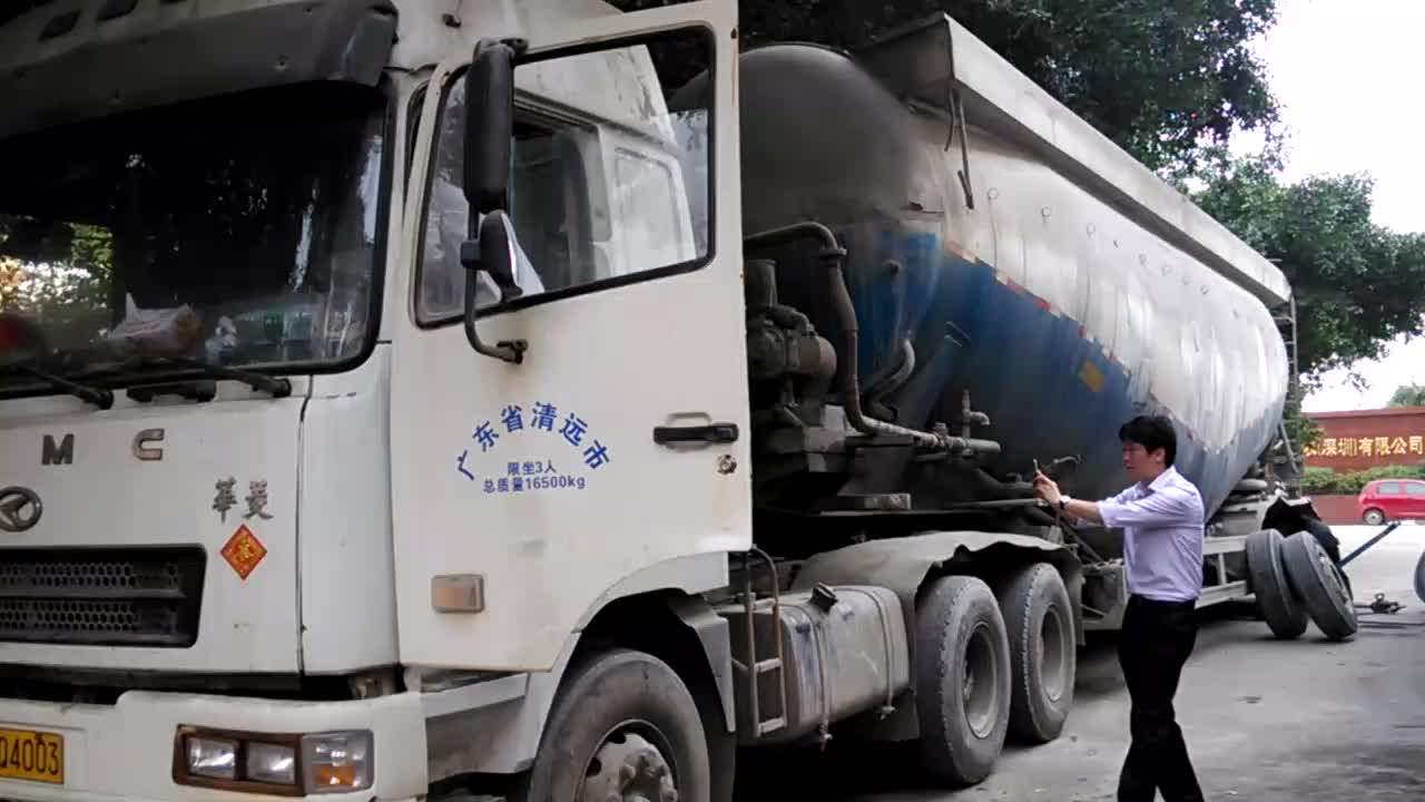 Car Battery Charger 12v/24v Everstart Smart Booster Portable Battery