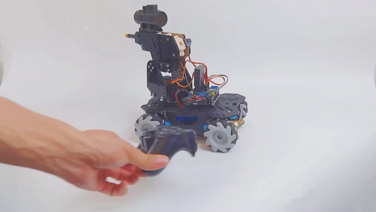 这个玩意儿真可以当硬件人刺客。奇果派S1把童年电竞梦焊进底盘！