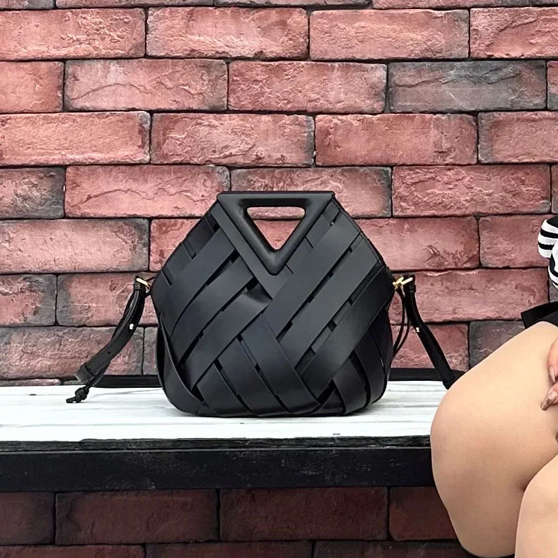 New Style Vegetable Basket Triangle Magnetic Buckle Genuine Leather Woven Hollow Women's Bag Handbag Single Shoulder Crossbody Women's Bag