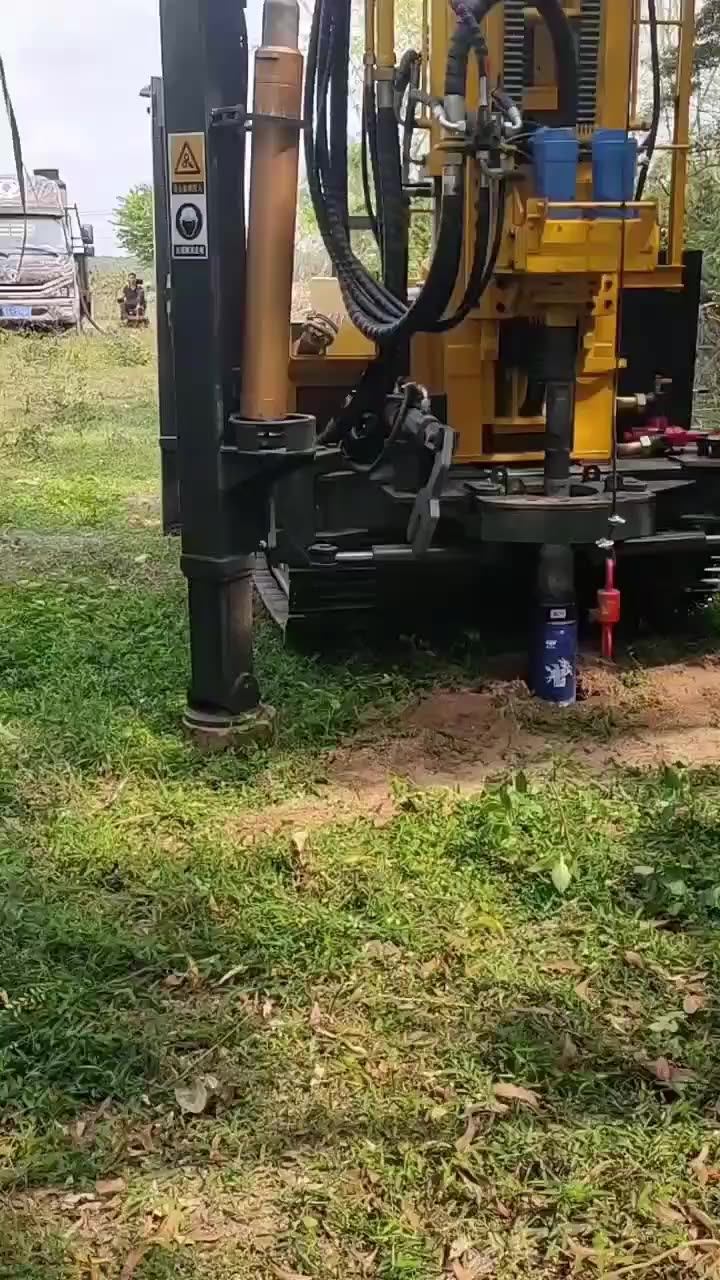 Groundwater Well Drilling Machine Heavy Duty Borehole Caterpillar