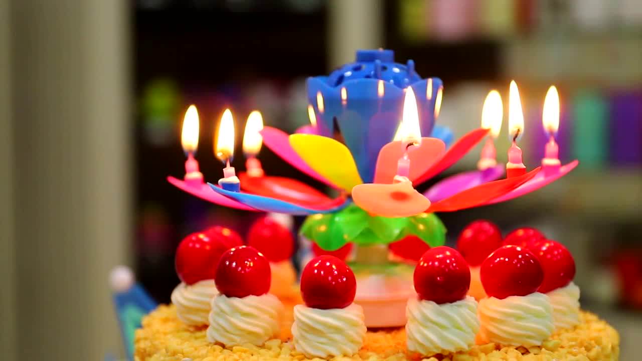 Exciting Candle Rotating Magic Sparkler Lotus Flower Birthday Candle
