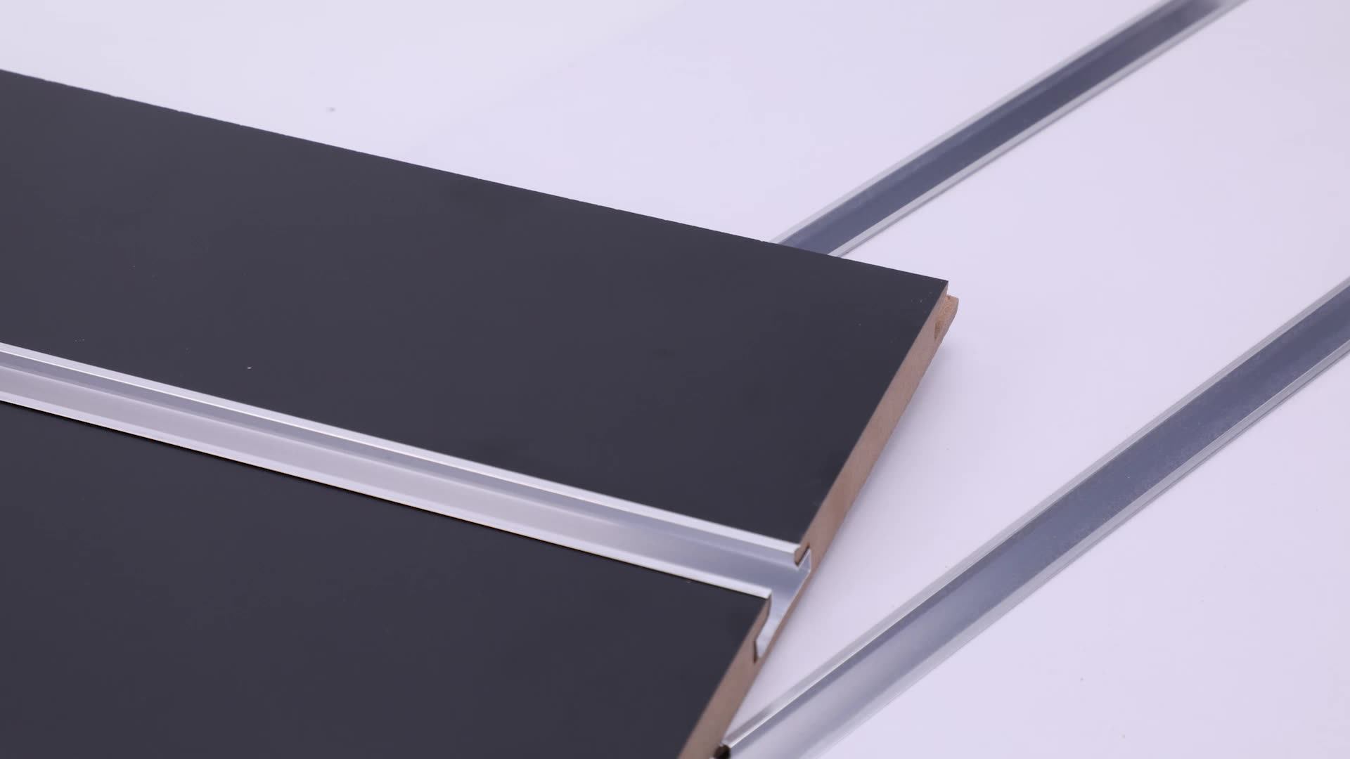 Wood Grain 15mm 18mm Pvc Slat Wall / Garage Slatwall Store Slatwall Mdf