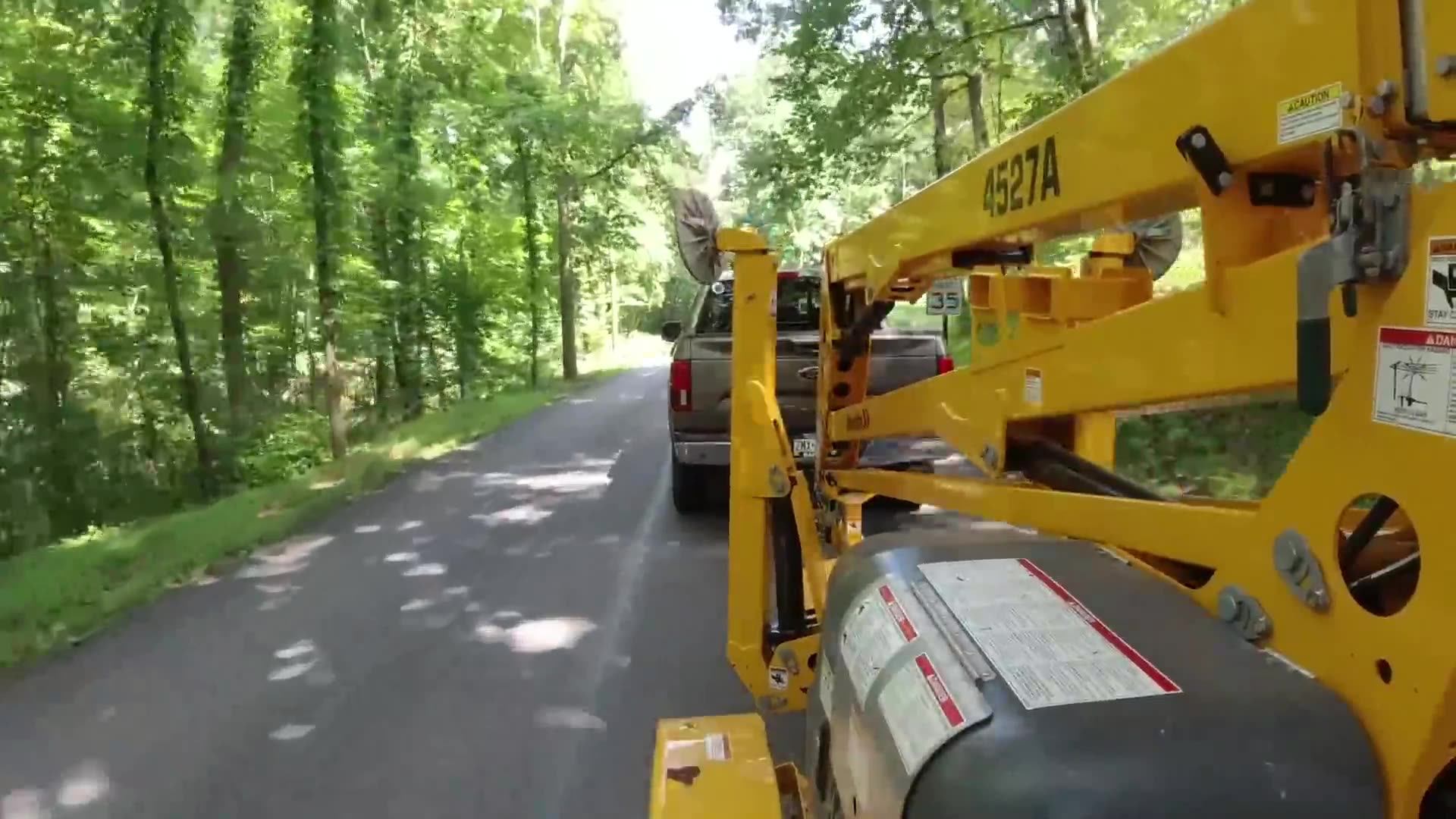 Smooth Boom Lift Towable Spider Lift For Street Light Maintenance And