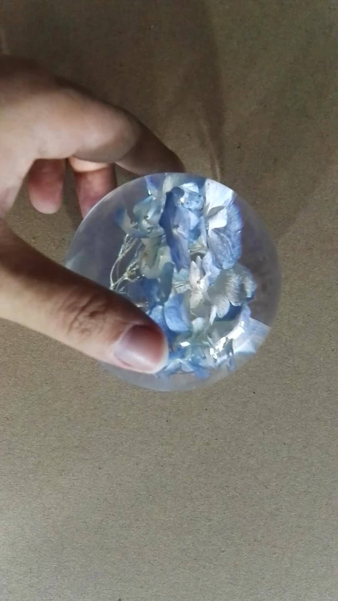 4 Inch Transparent Clear Resin Ball With Dry Flowers/plants/leaf