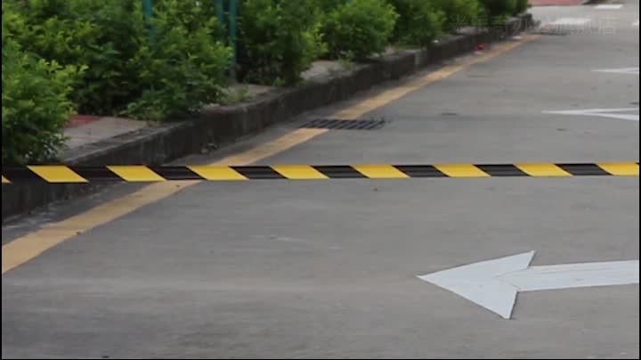 Dàn PCV băng cảnh báo sàn băng đen và vàng zebra crossing bảo vệ kho vượt dán đậu xe biểu tượng 