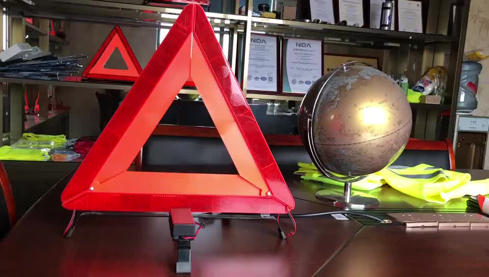 Import Car Accessories Cixi Factory Vehicle Tools Car Emergency Led