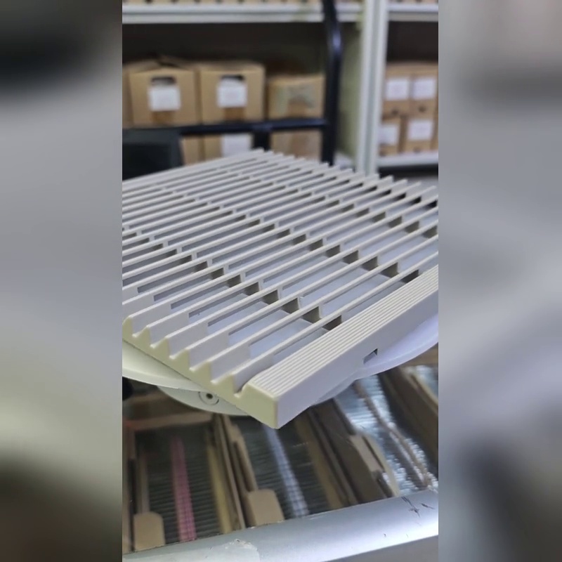 这风机过滤网可防尘到离谱？我赌你家电器早这换了。