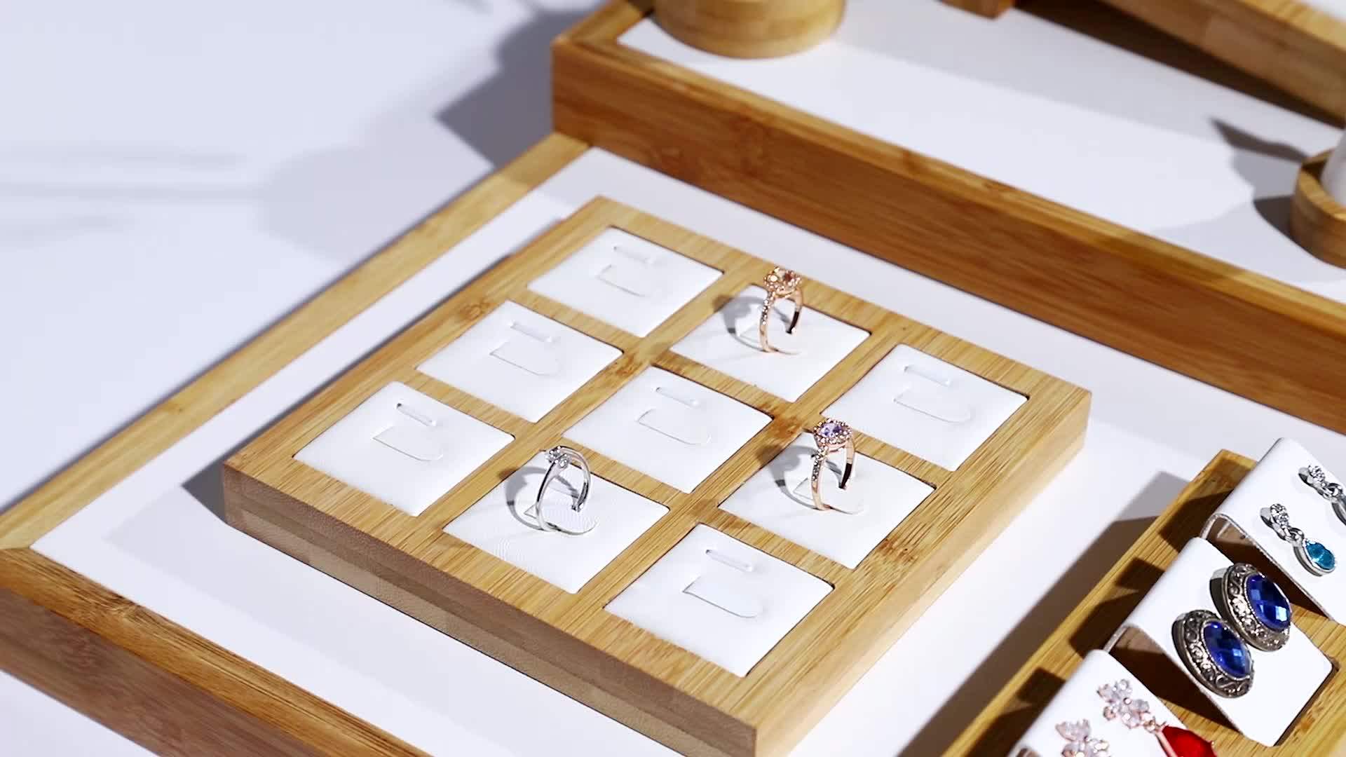 Digu Custom Solid Wood Jewellery Shop Counter Display Set For Bracelet