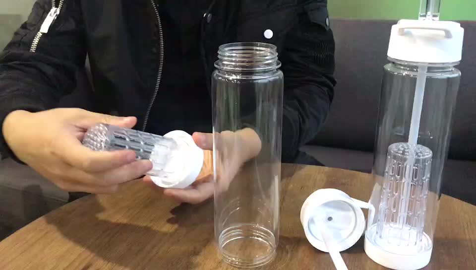 Hot Style Tritan Bpa Free 750ml Plastic Fruit Infuser Water Bottle With