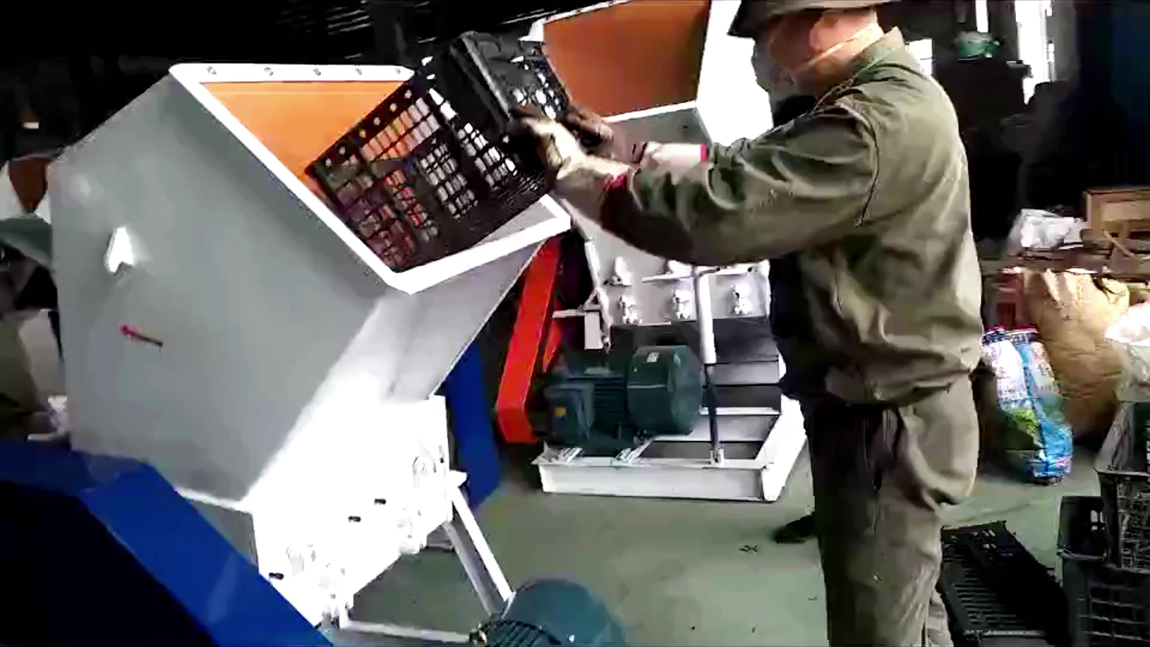 Precious Scrap Plastic Drum Shredder Grinder Plastic Waste Lumps