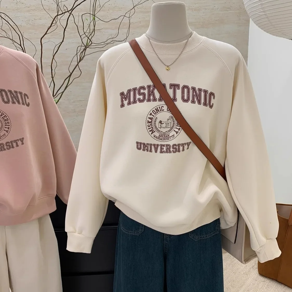 Women's American-style round neck hoodie for spring and autumn, 2025 new arrival, great for layering under winter clothing, long-sleeved top