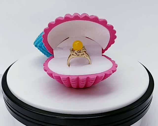 Small Velvet Shell Jewelry Box Lovely Engagement Ring Earrings Necklace