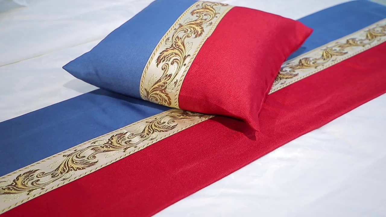 Standard Size Of Queen Hotel Luxury Hotel Bed Runner And Cushion For