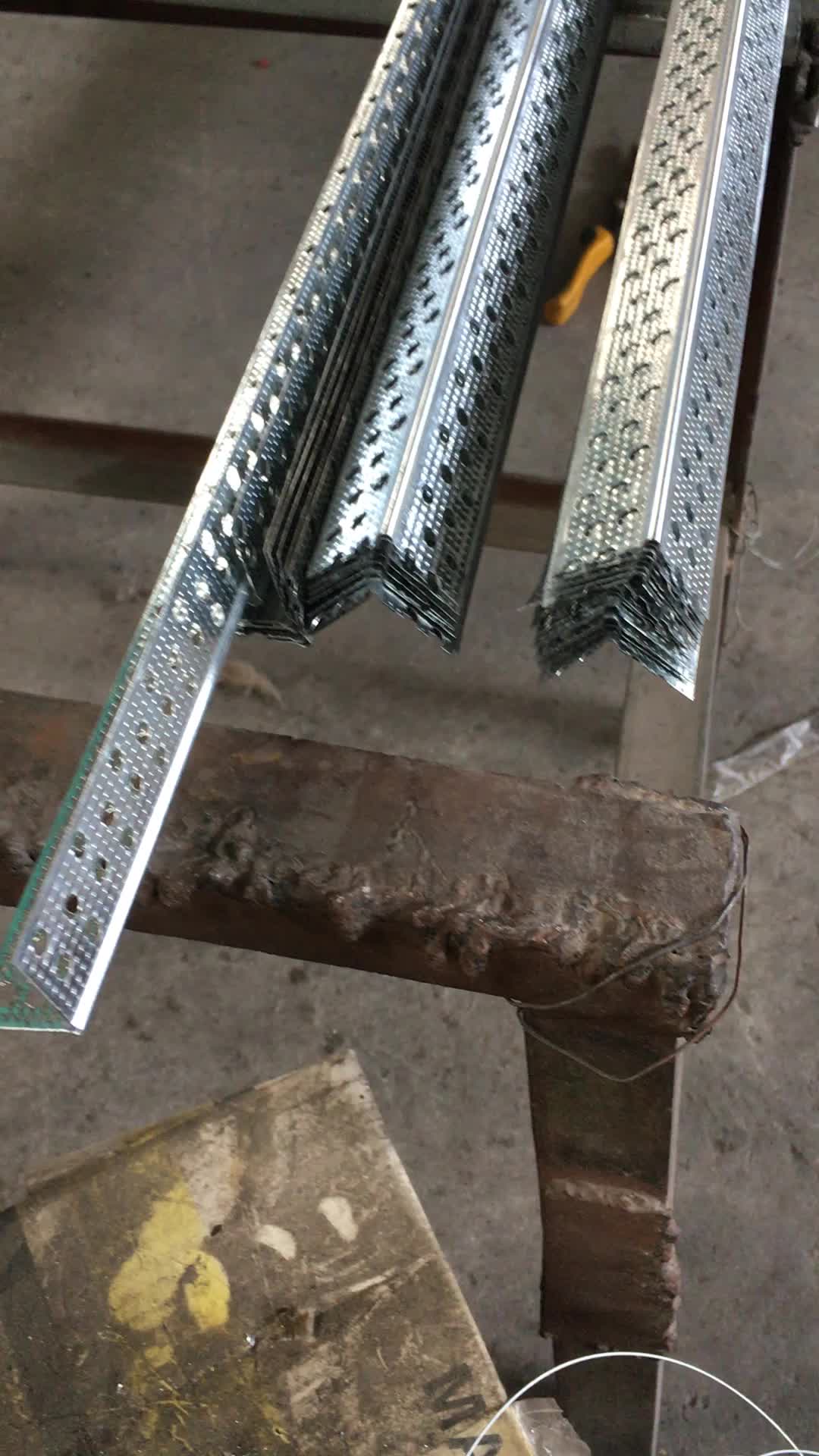 Galvanized Steel Wall Angle For Ceilings And Drywall Partition Buy