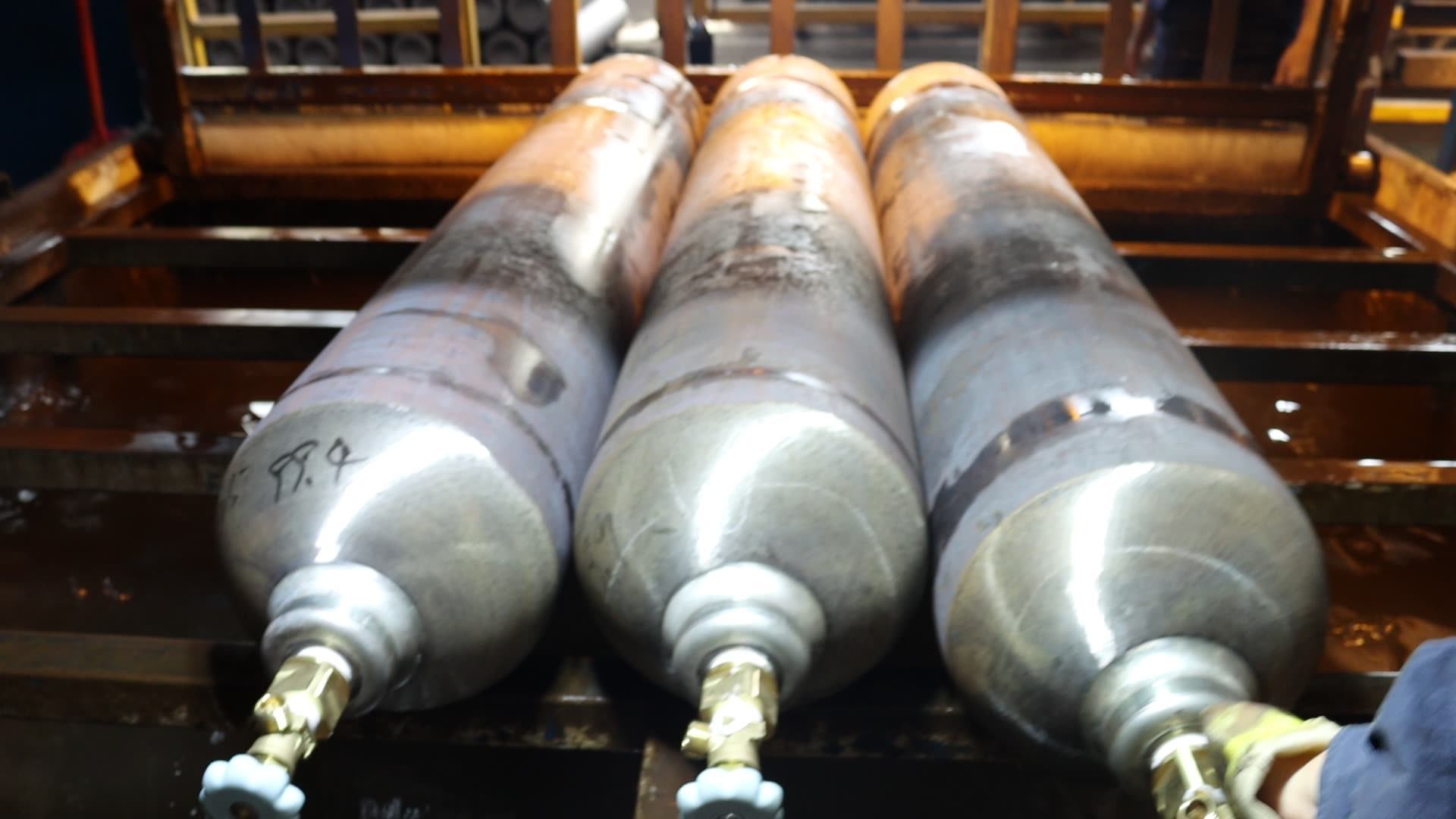 High Pressure Vehicle Cng Tank 40l Cng Gas Cylinder Buy Cng Cylinder,Vehicle Tank,Cng Tank