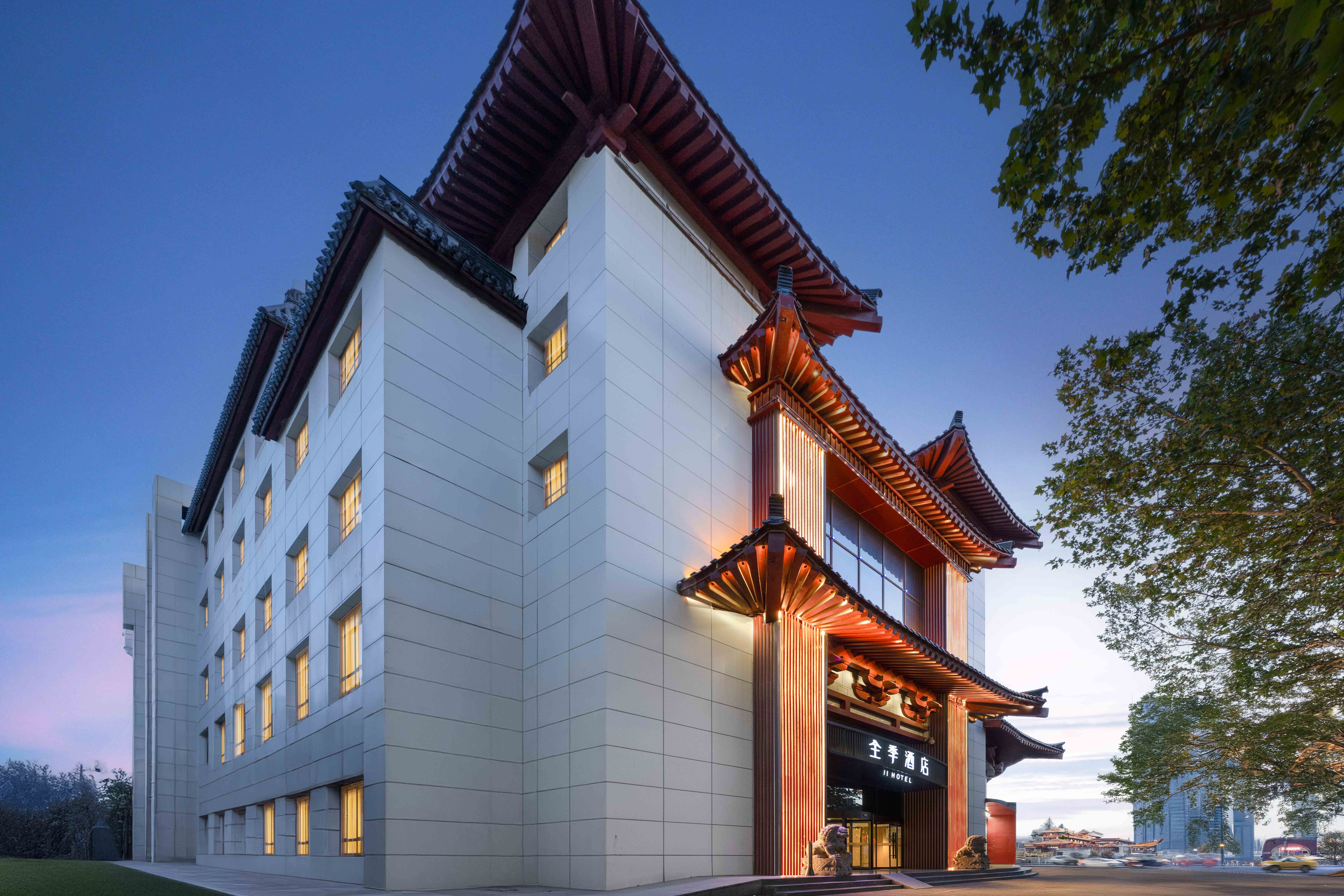 住全季西安大雁塔地铁站酒店大床房，享受智能化出行体验？