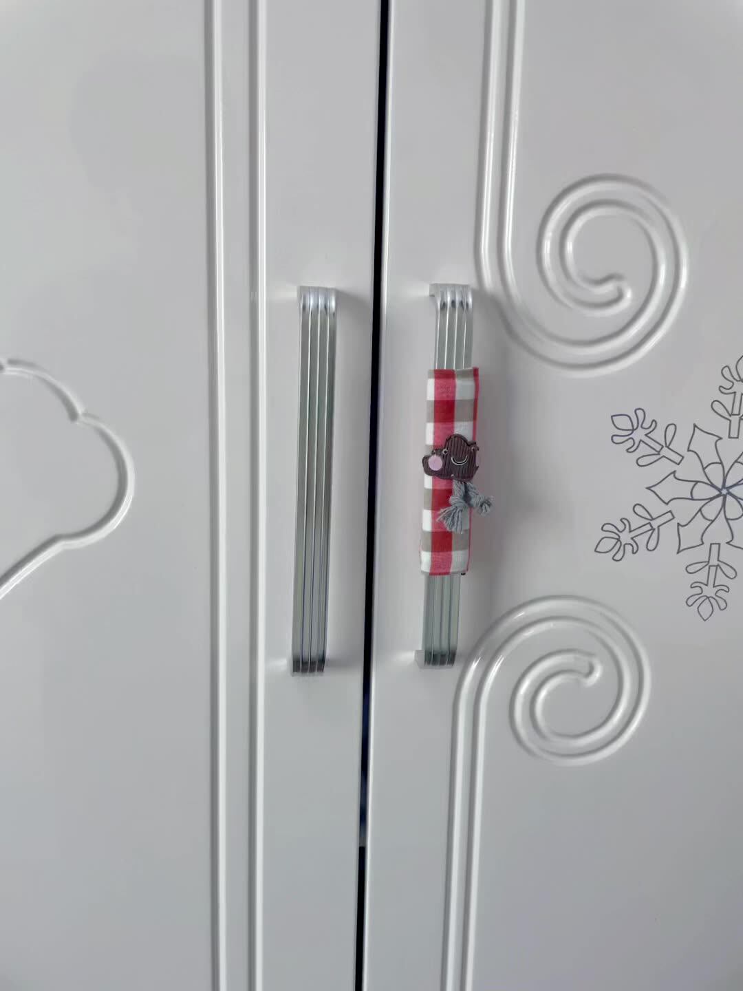 Fabric cabinet door handle gloves Drawer handle gloves thicken protection of children Anti-collision anti-bump overall cabinet cartoon armrest