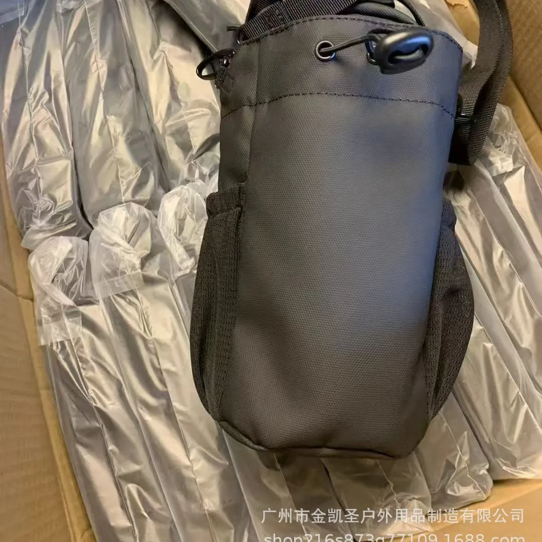 in stock Factory Amazon Hot Selling Explosions Weekend Gym Magnetic Water Kettle Bag Iron Suction Stone Water Cup Bag
