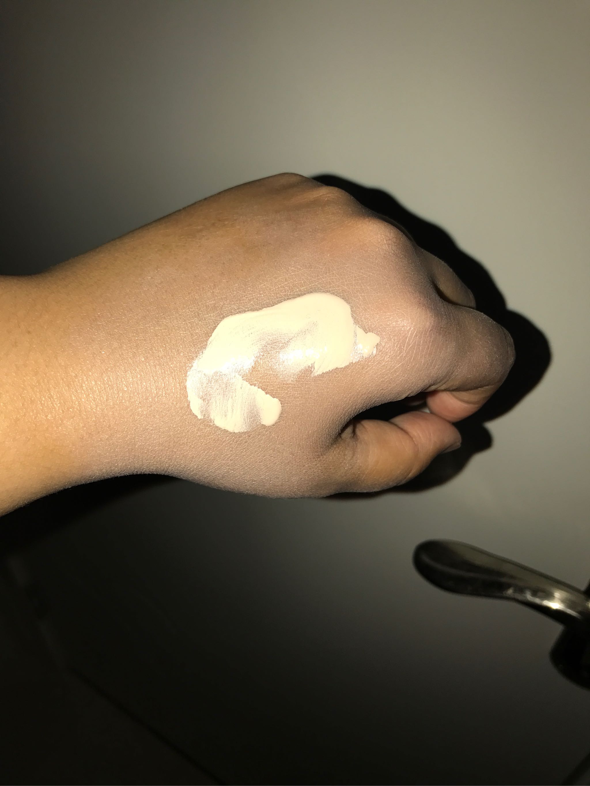 自然堂轻透无瑕修颜霜