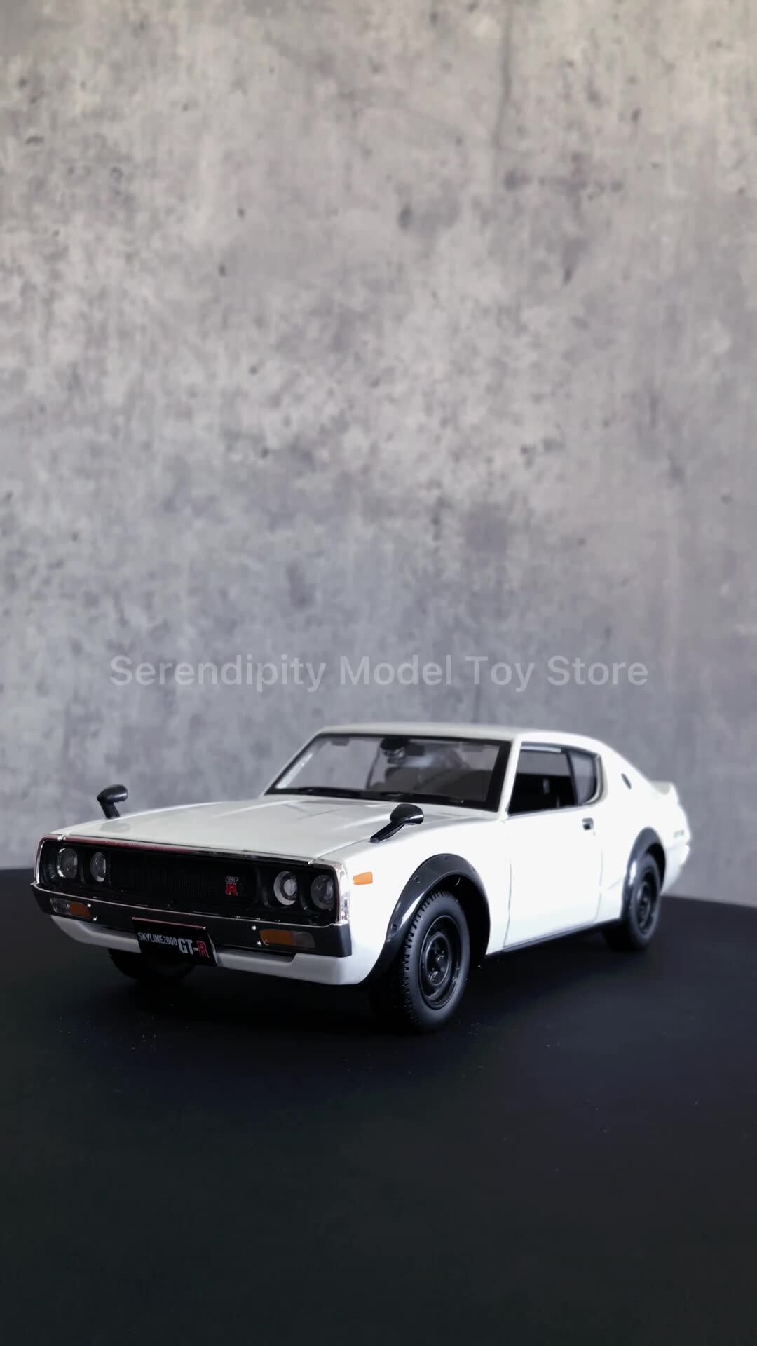 Maisto 1:24 1973 Nissan Skyline 2000GT-R (KPGC110) Static Die Cast