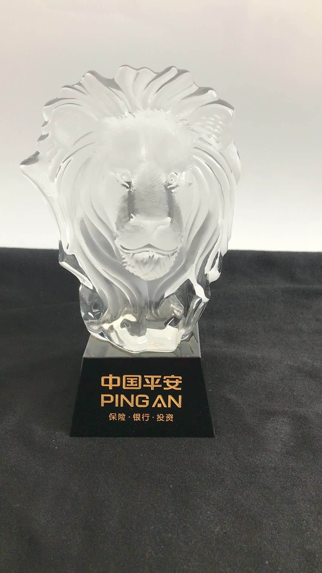 Business Award Trophy Tpye,Hot Fashion Crystal Glass Lion Award Trophy