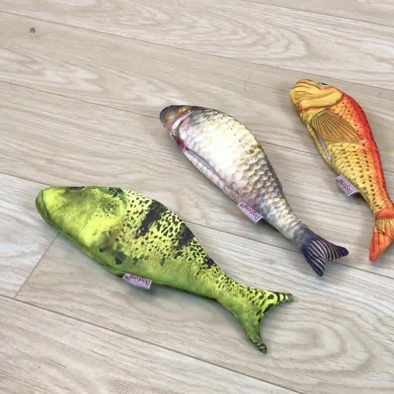 Interactive Small Soft Fabric Cat Toy Refilling Catnip Fish Cat Plush