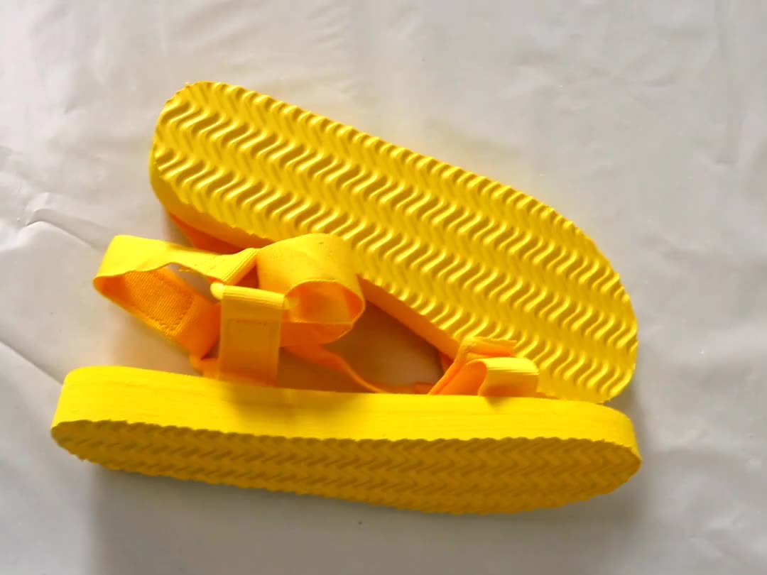 trending flat sandals 2021