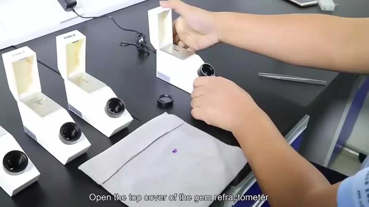 Professional Optical Instruments Portable Handheld Gem Refractometer