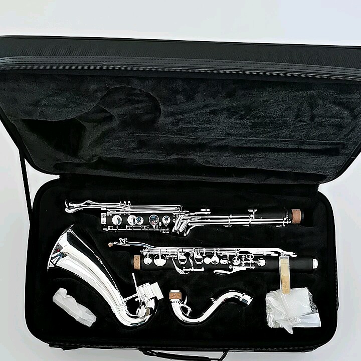 ダブルレジスターキーLow Eb Bass Clarinet with Baige good case