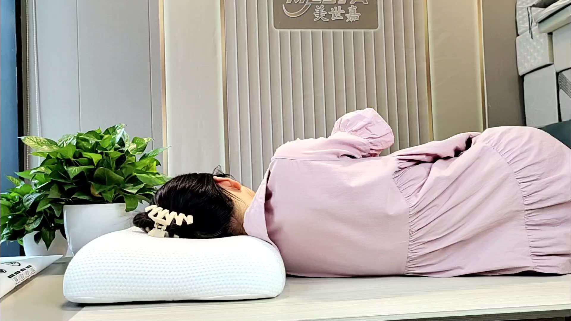 Protect Shoulder And Neck Orthopedic Design Memory Foam Smooth