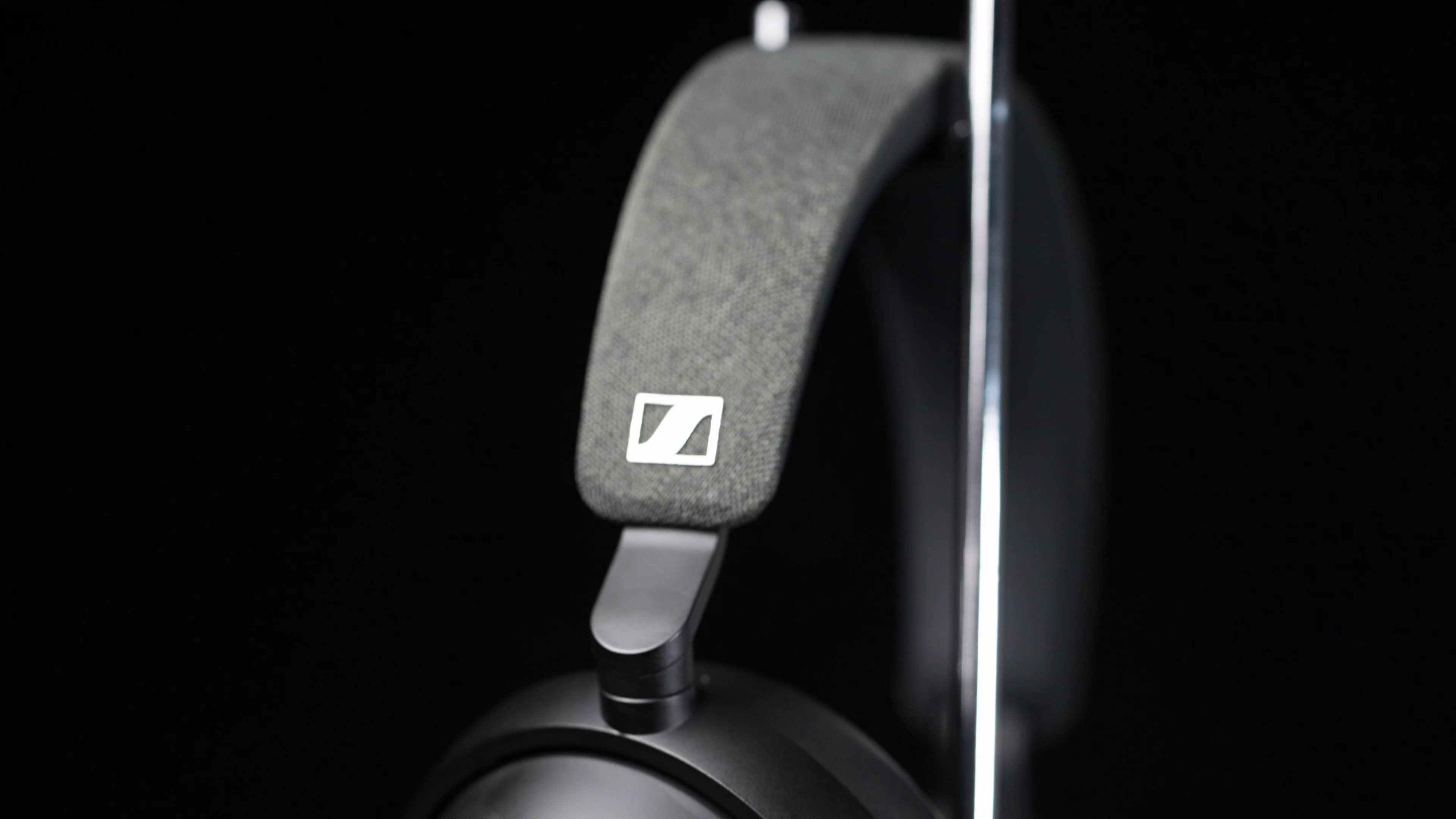 森海塞尔MOMENTUM 4无线降噪耳机测评。大馒头四代终于值不值得冲。