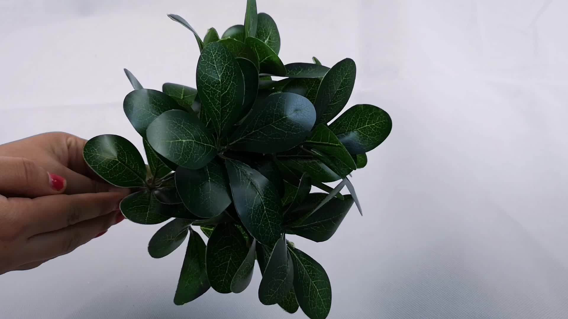 Wholesale Artificial Small Holly Leaves Fall Leaves For Decoration