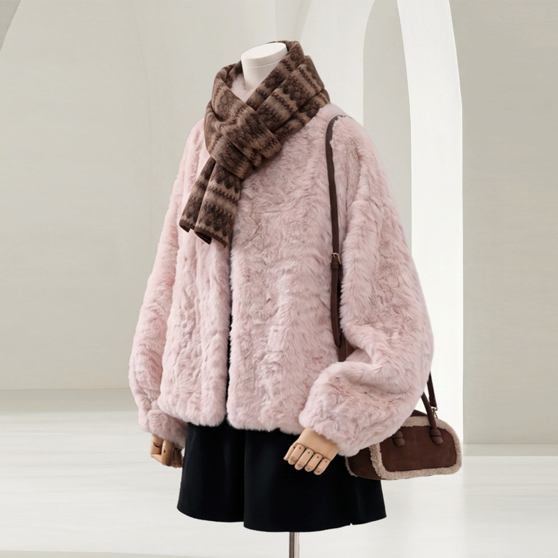 Pink Short Eco-Friendly Faux Fur Coat 2026 New Model for Women, Sweet Thickened Fur Integrated Jacket, Cotton-Padded Clothing for Winter