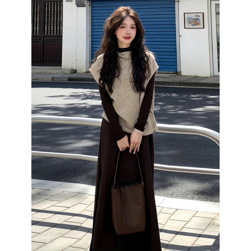Knitted Sweater Layered with Vest and Skirt Set for Women, Autumn and Winter Korean Style, Elegant and Stylish Three-Piece Set