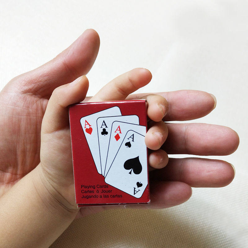 Mini palm poker pocket children's poker creative portable travel fun pocket easy to hide student poker